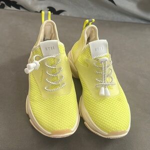 Highlight sneakers